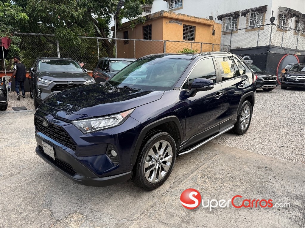 2020 Toyota RAV4 XLE Premium — foto 2 / 12