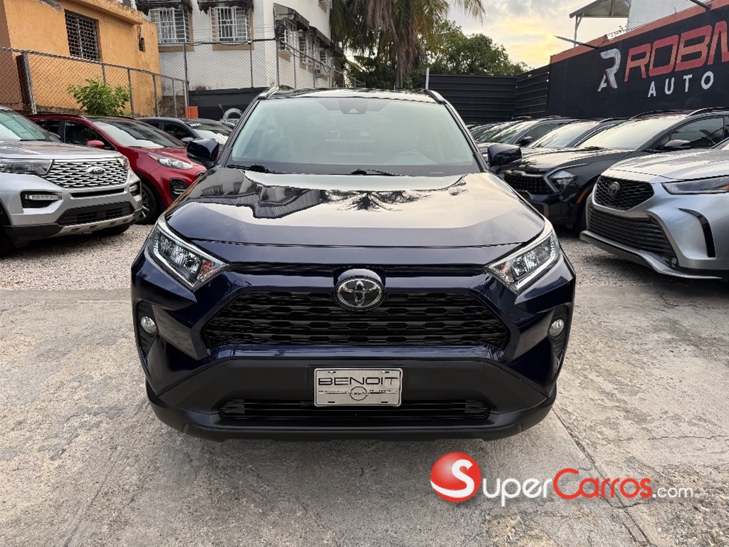 2020 Toyota RAV4 XLE Premium — foto 3 / 12