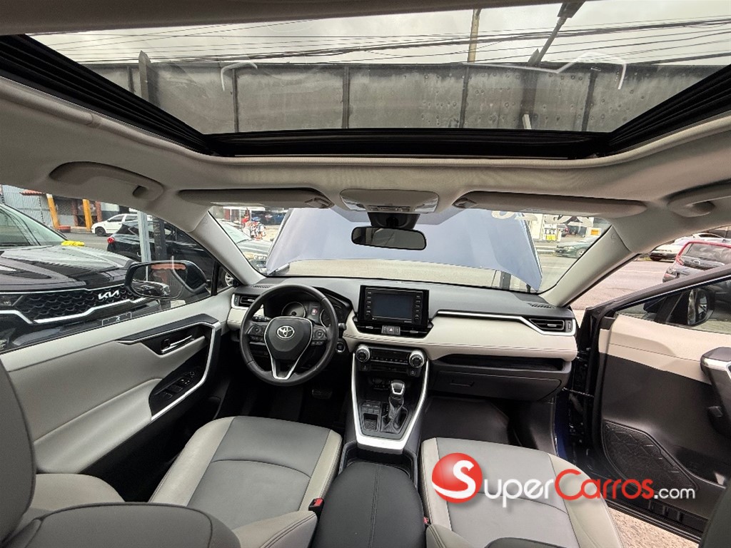 2020 Toyota RAV4 XLE Premium — foto 9 / 12