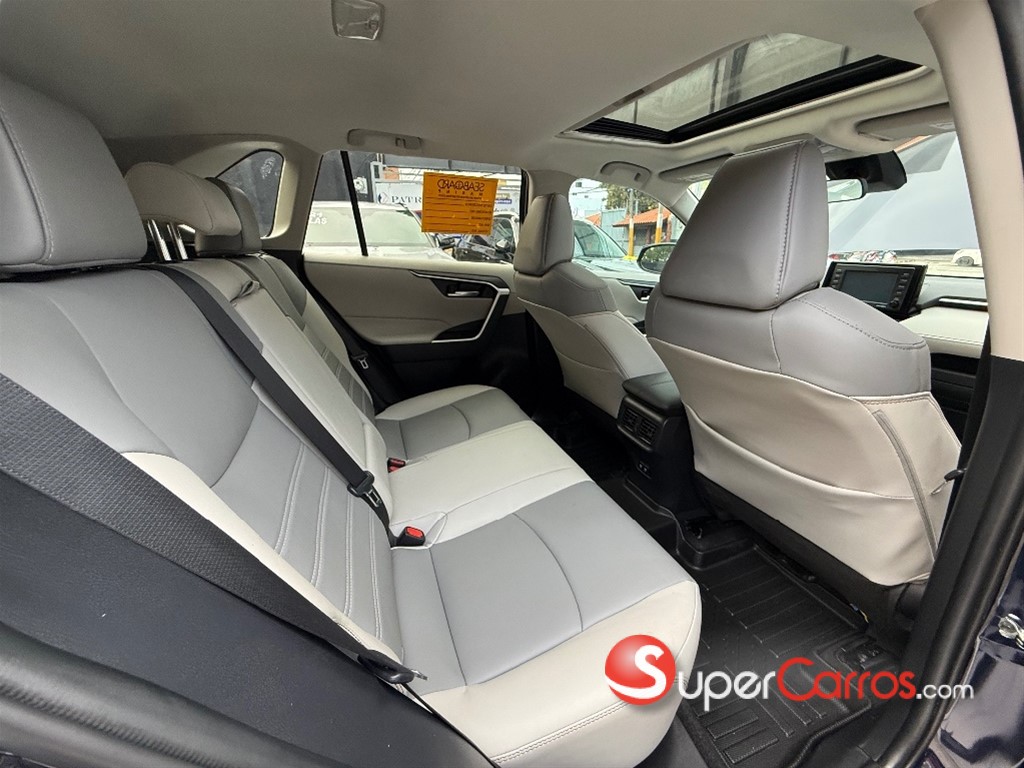2020 Toyota RAV4 XLE Premium — foto 11 / 12