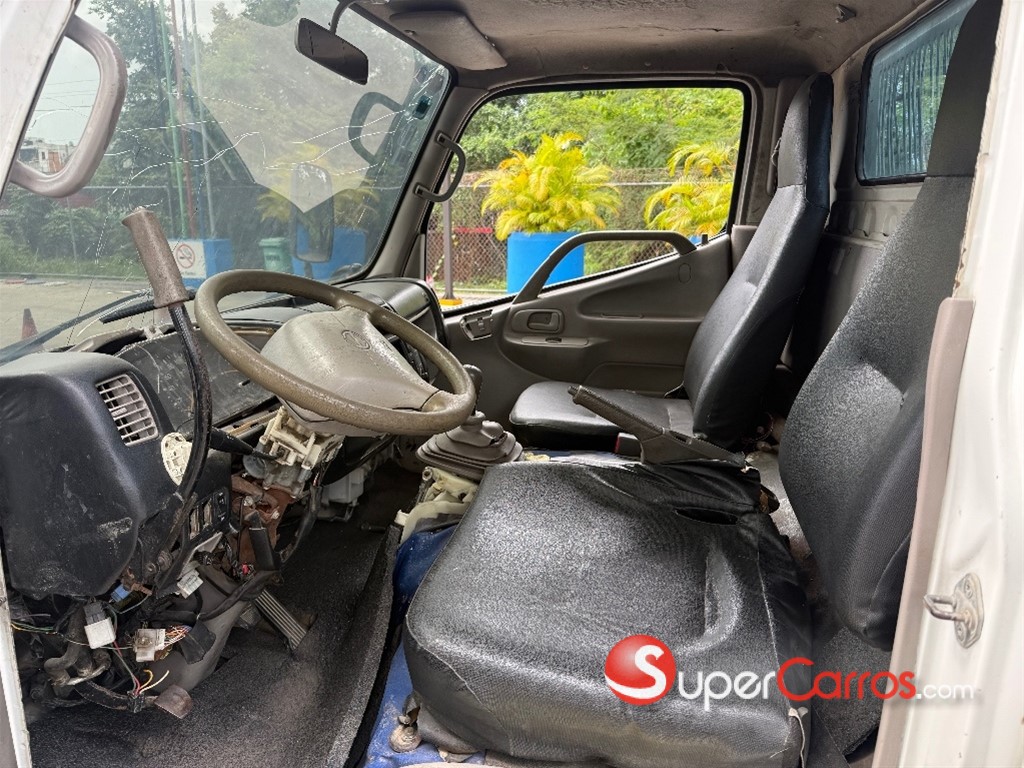 2007 Hino Volteo — foto 6 / 8