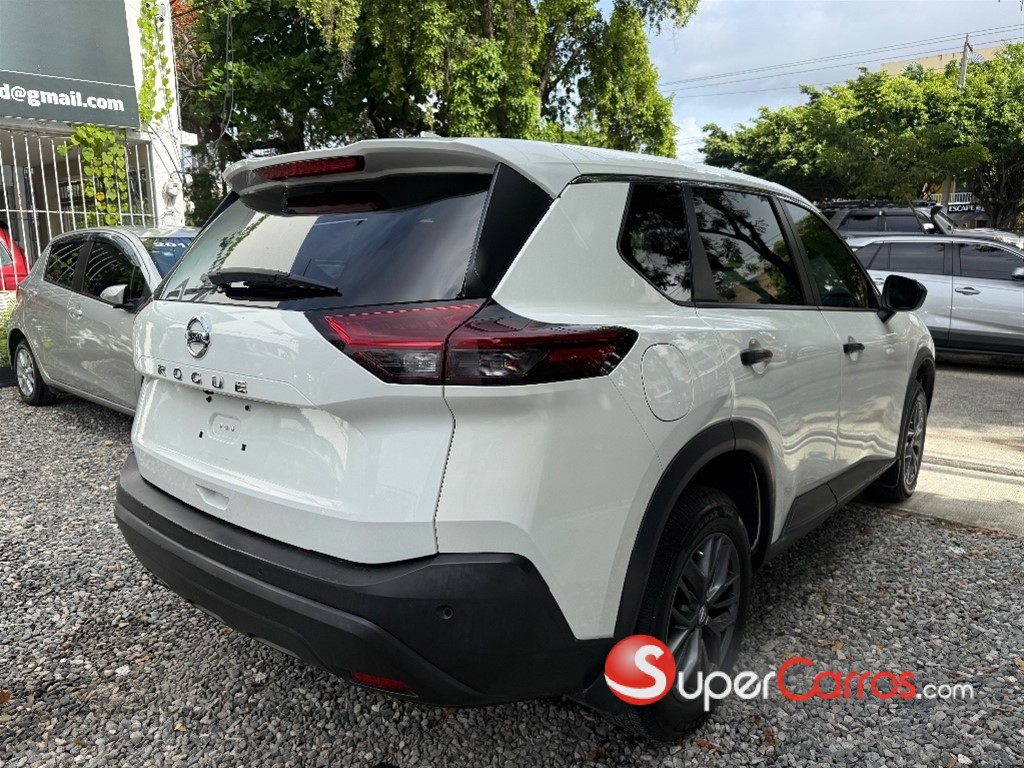 2021 Nissan Rogue — foto 10 / 12