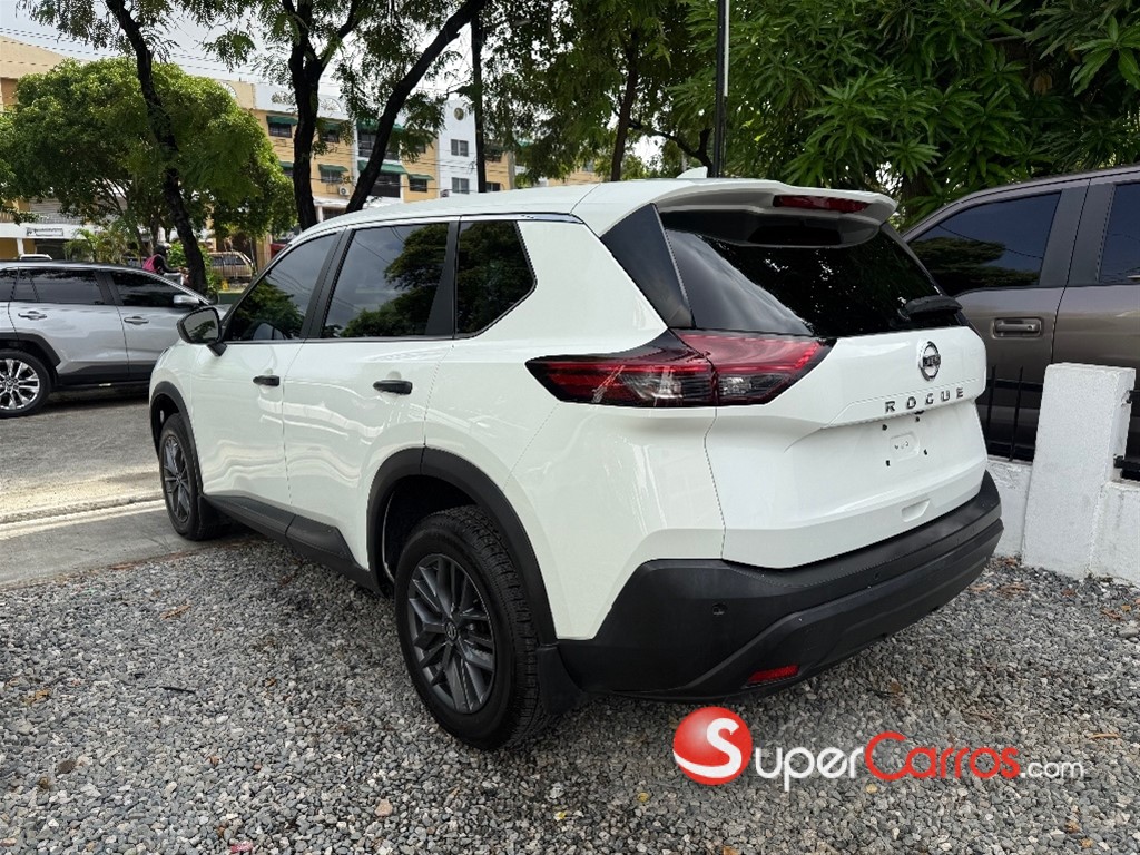 2021 Nissan Rogue — foto 11 / 12