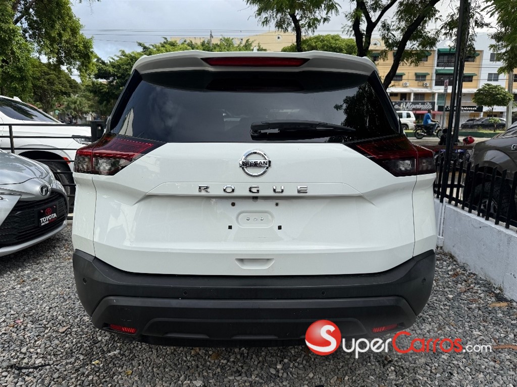 2021 Nissan Rogue — foto 12 / 12
