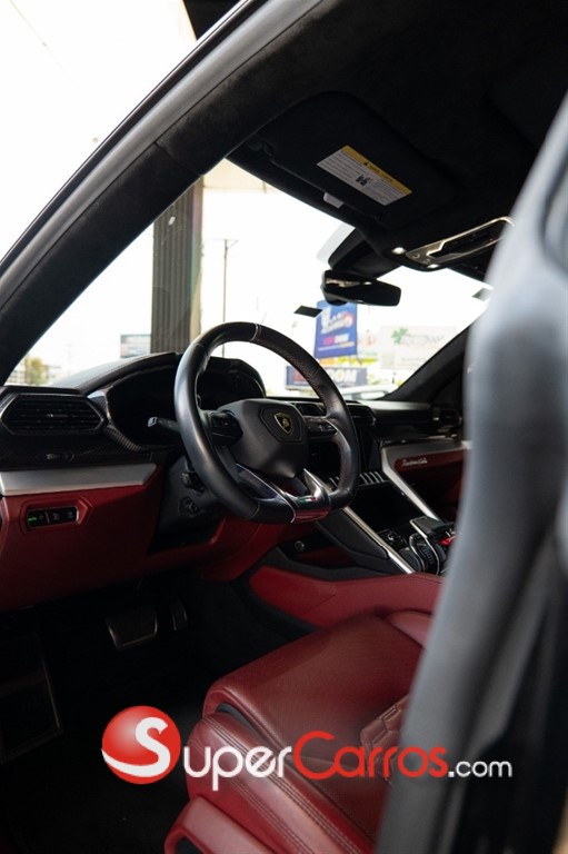 2019 Lamborghini Urus — foto 6 / 12