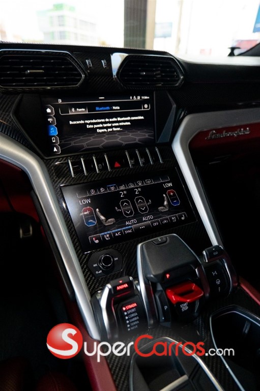 2019 Lamborghini Urus — foto 9 / 12