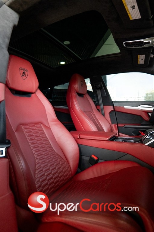2019 Lamborghini Urus — foto 11 / 12