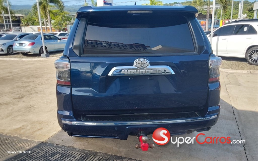2014 Toyota 4 Runner SR5 — foto 6 / 8