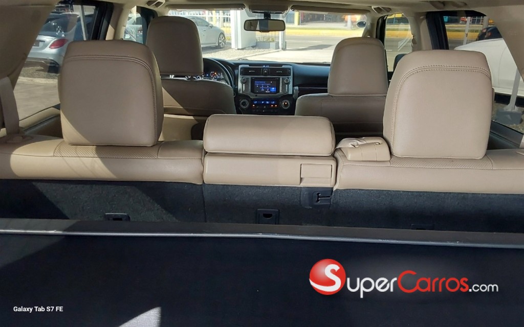 2014 Toyota 4 Runner SR5 — foto 7 / 8