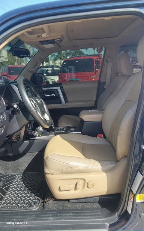 2014 Toyota 4 Runner SR5 — foto 8 / 8