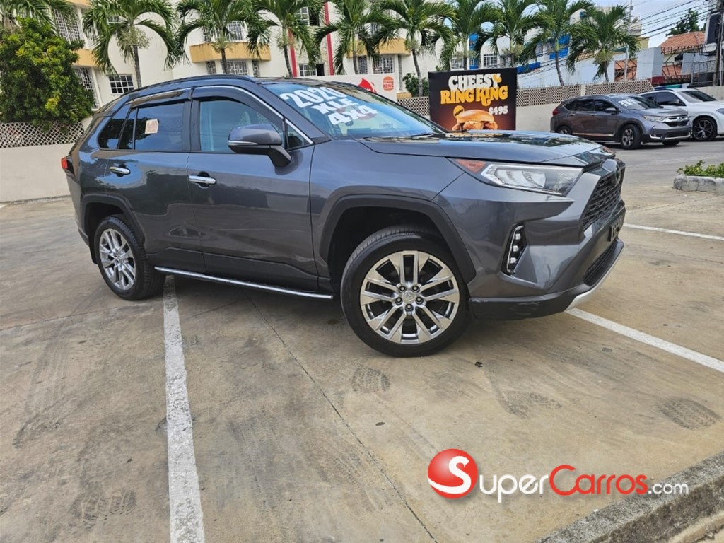 2020 Toyota RAV4 XLE — foto 3 / 12