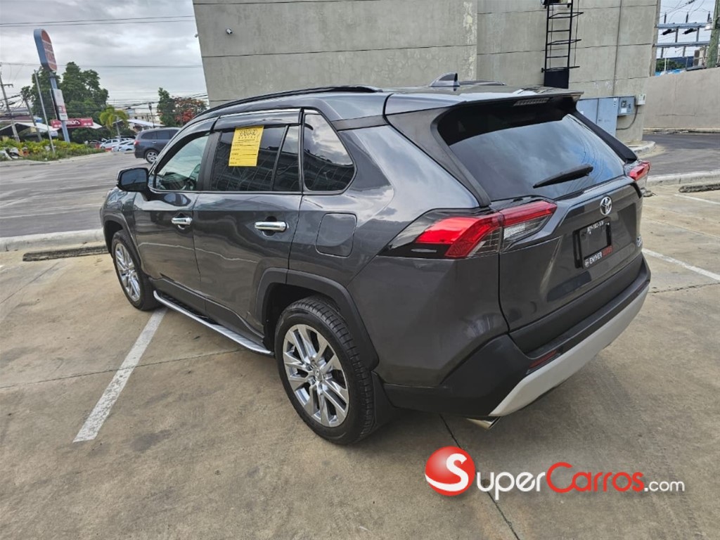 2020 Toyota RAV4 XLE — foto 6 / 12