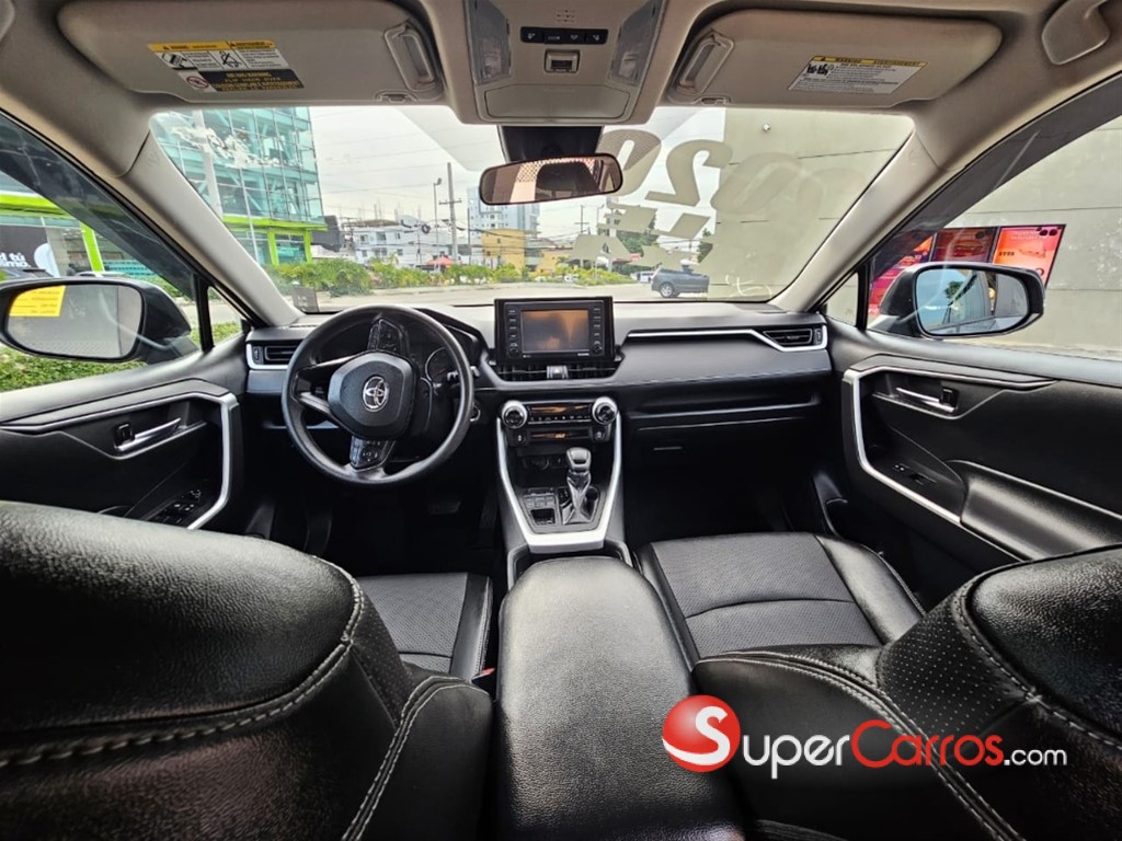 2020 Toyota RAV4 XLE — foto 10 / 12