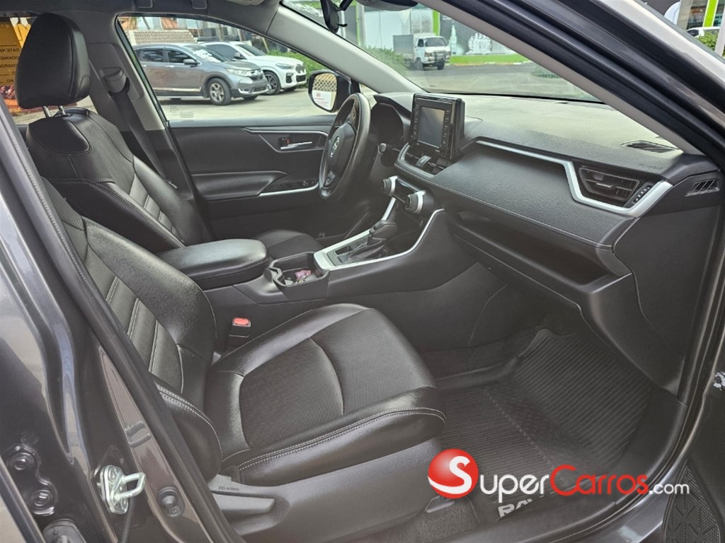 2020 Toyota RAV4 XLE — foto 11 / 12