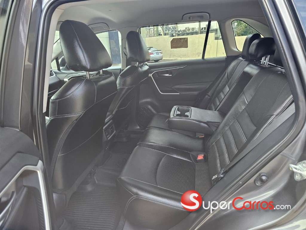2020 Toyota RAV4 XLE — foto 12 / 12