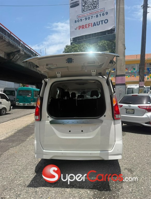 2020 Nissan Serena — foto 6 / 9