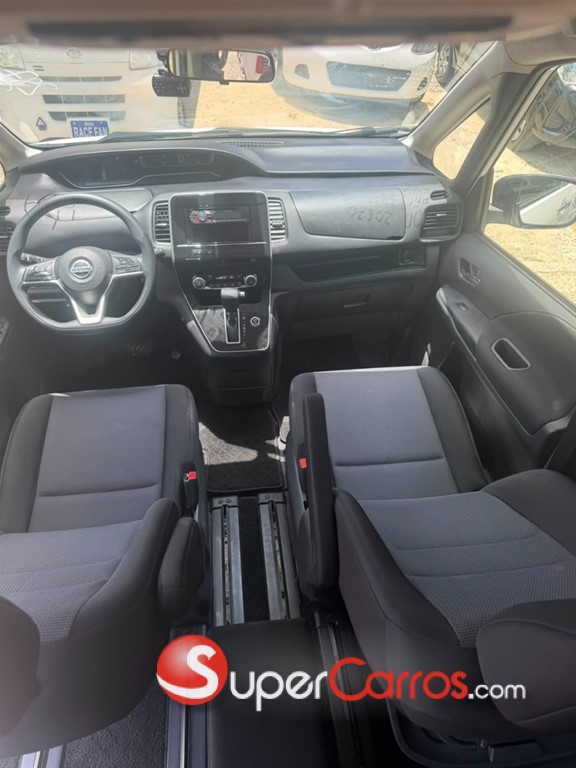 2020 Nissan Serena — foto 7 / 9