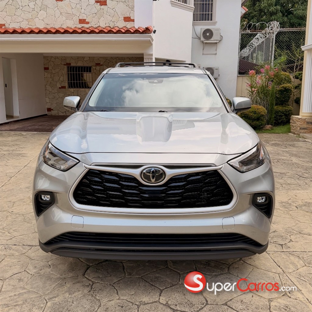 2024 Toyota Highlander LE — foto 2 / 10