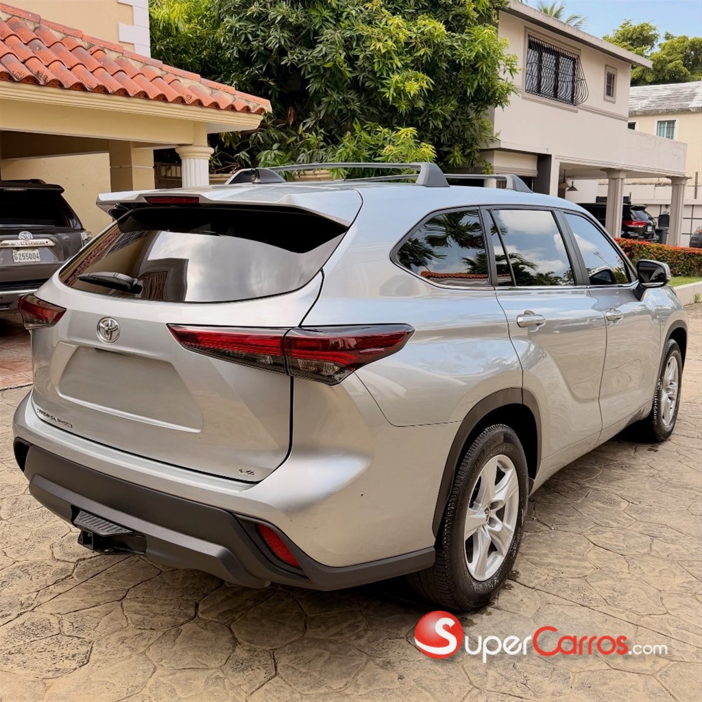 2024 Toyota Highlander LE — foto 4 / 10