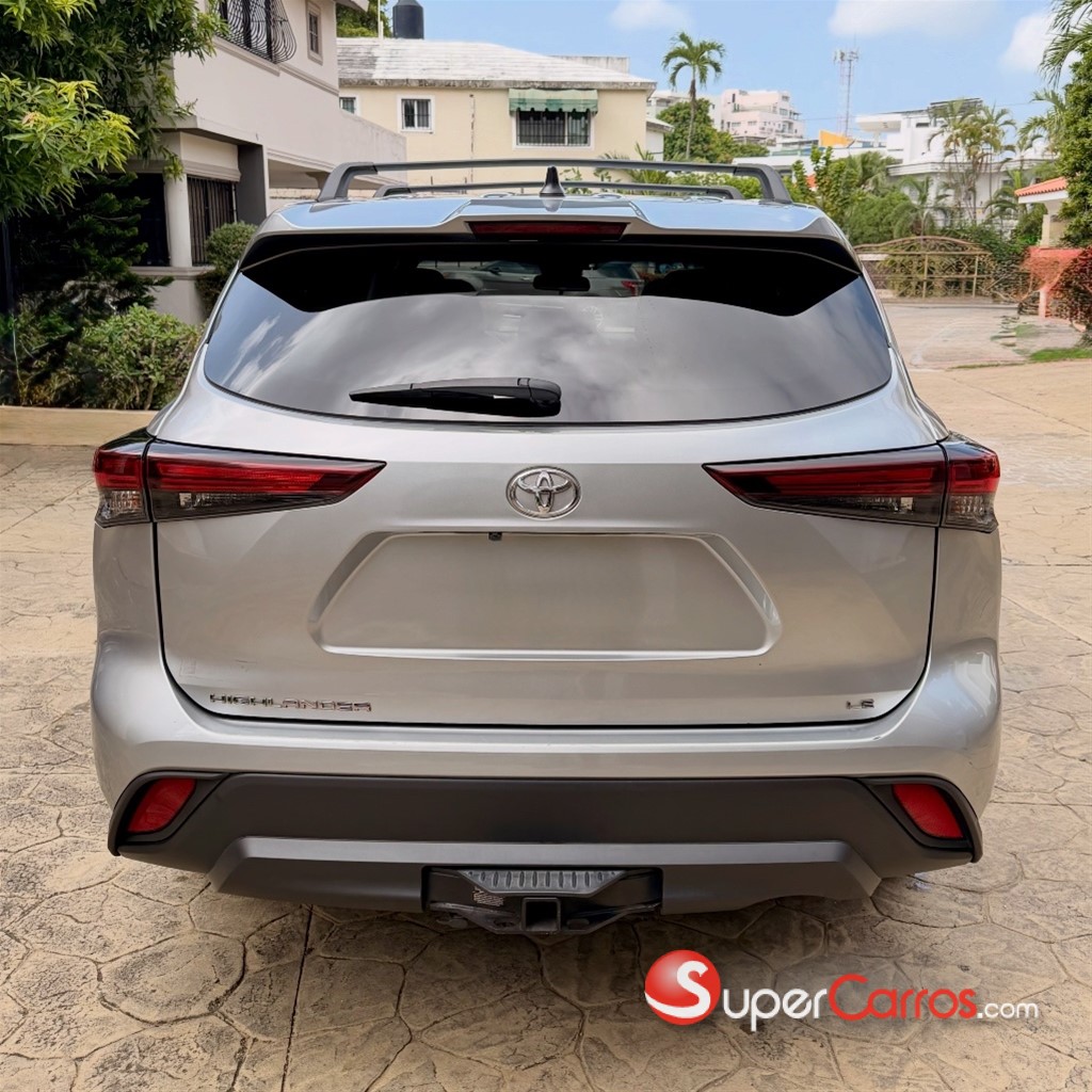 2024 Toyota Highlander LE — foto 5 / 10