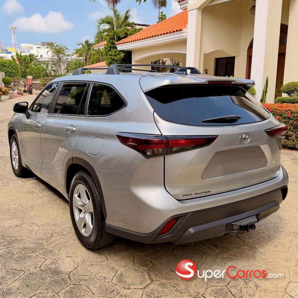 2024 Toyota Highlander LE — foto 6 / 10