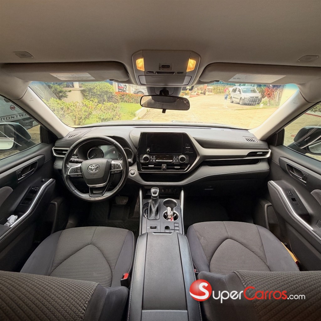 2024 Toyota Highlander LE — foto 8 / 10