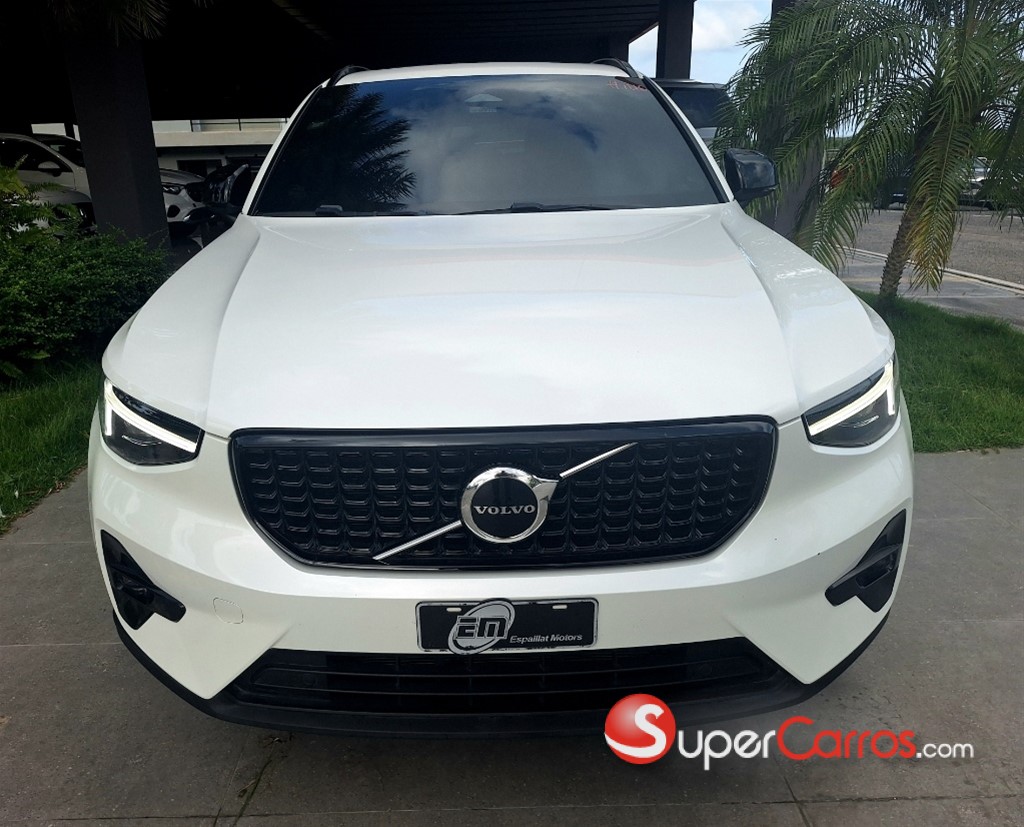 2024 Volvo XC40 — foto 2 / 5