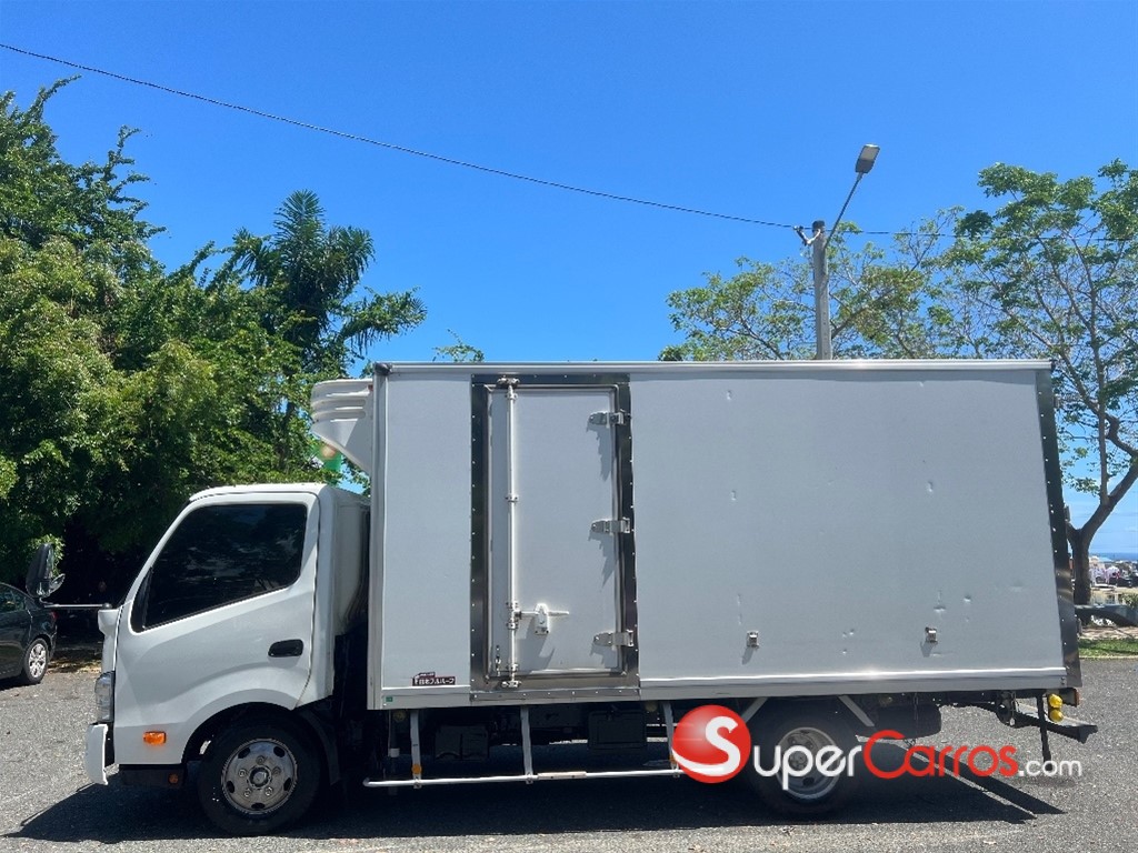 2012 Hino 300 — foto 3 / 9