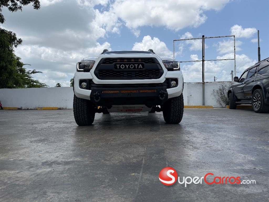 2017 Toyota Tacoma TRD OFF ROAD — foto 8 / 12
