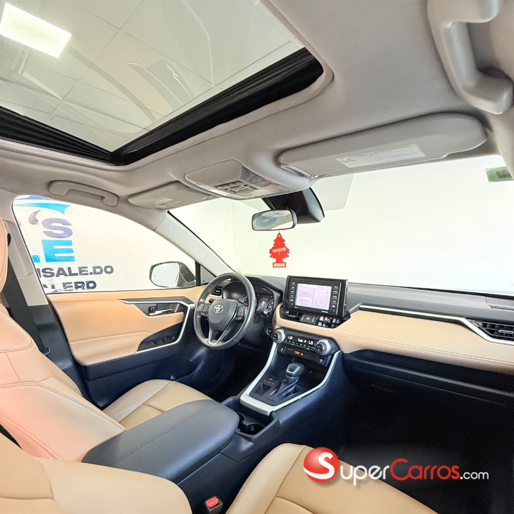 2021 Toyota RAV4 XLE Premium — foto 3 / 9