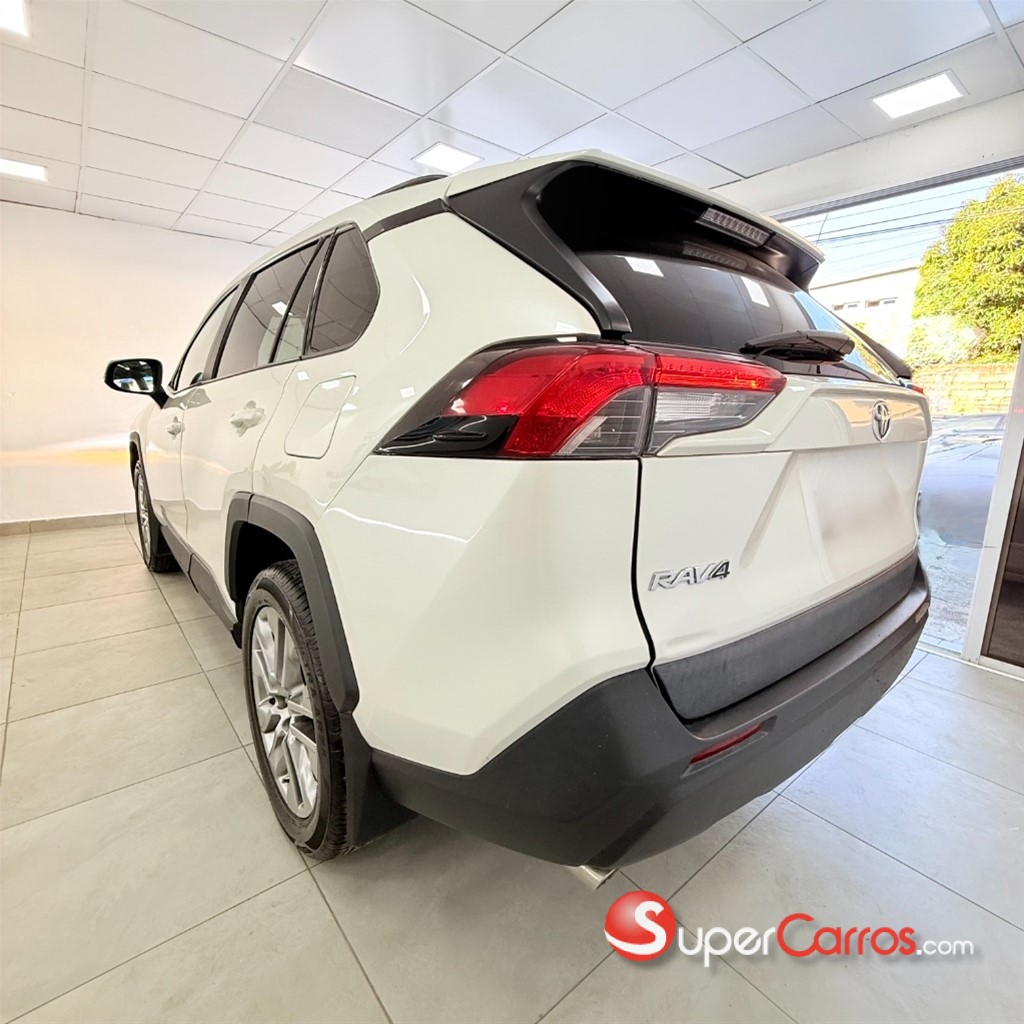 2021 Toyota RAV4 XLE Premium — foto 6 / 9