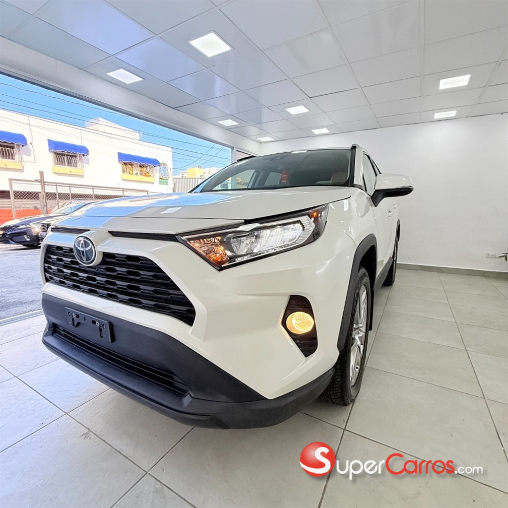2021 Toyota RAV4 XLE Premium — foto 7 / 9