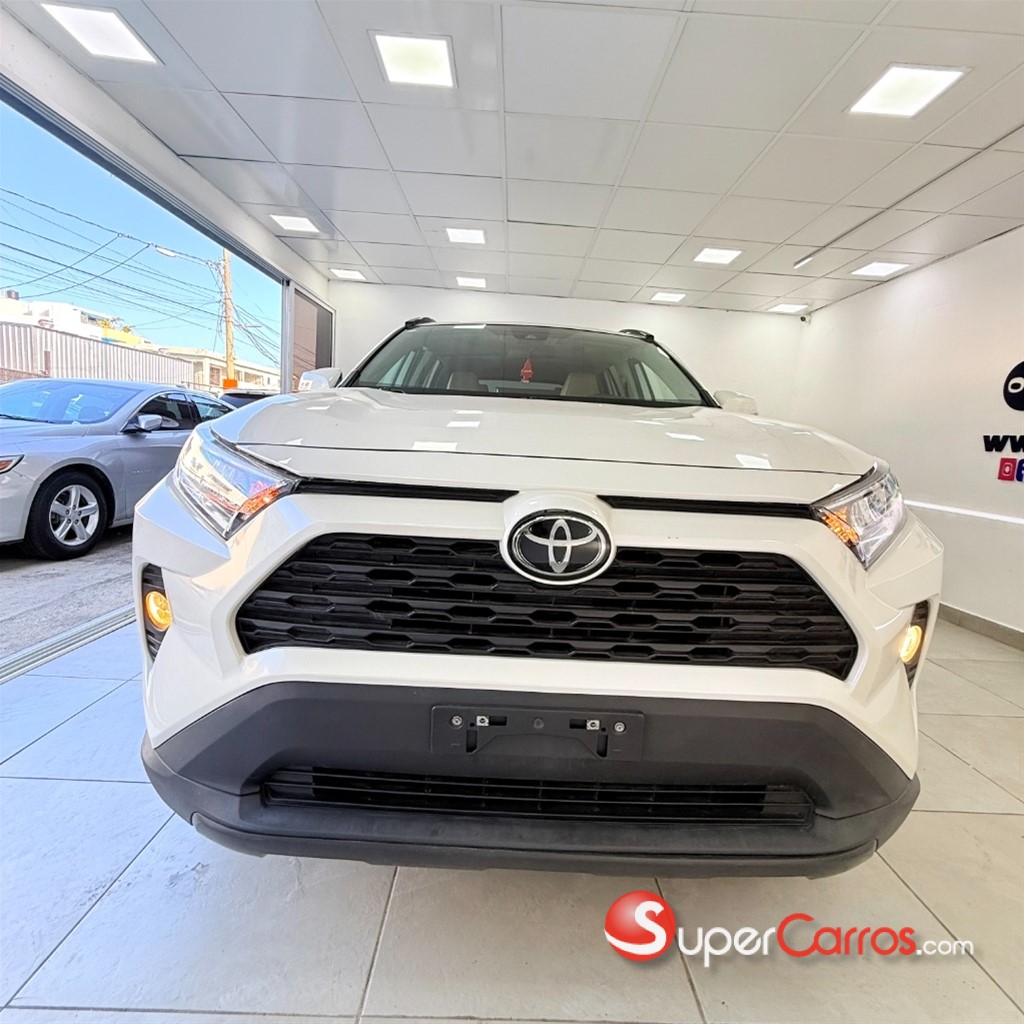 2021 Toyota RAV4 XLE Premium — foto 8 / 9