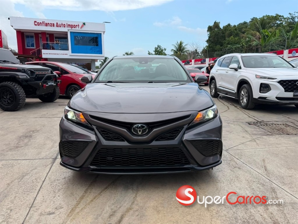 2022 Toyota Camry SE — foto 2 / 8