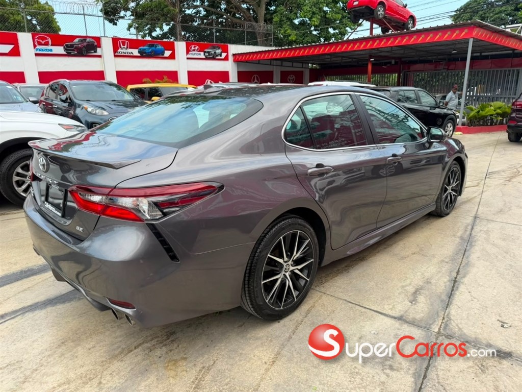 2022 Toyota Camry SE — foto 4 / 8