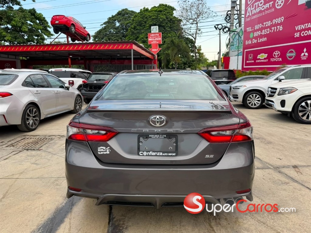 2022 Toyota Camry SE — foto 5 / 8