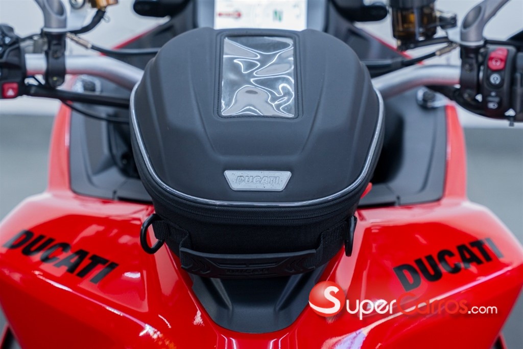 2025 Ducati Multistrada — foto 11 / 12