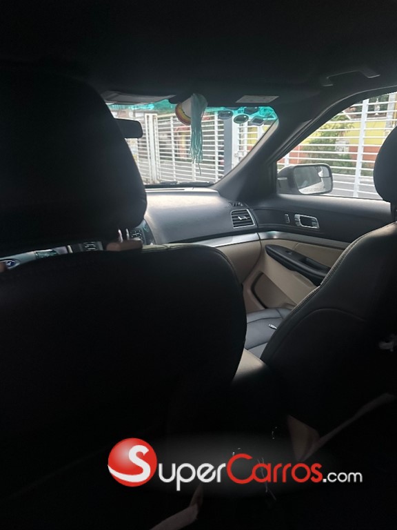 2016 Ford Explorer ECOBOOST — foto 7 / 11