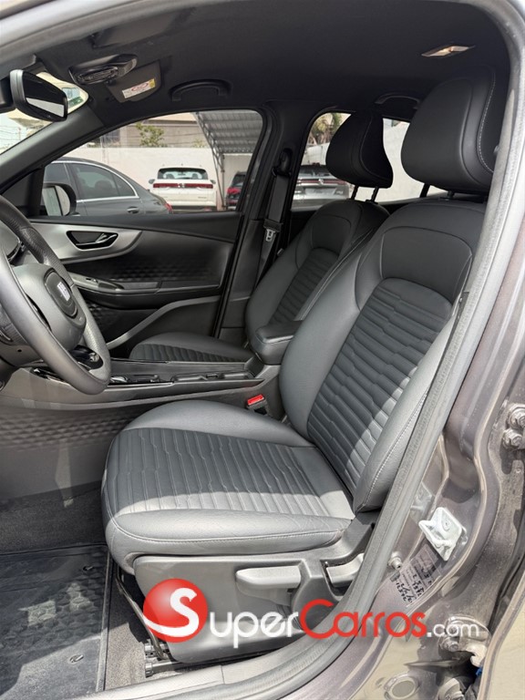 2023 Fiat Fastback Limited 270 — foto 6 / 8