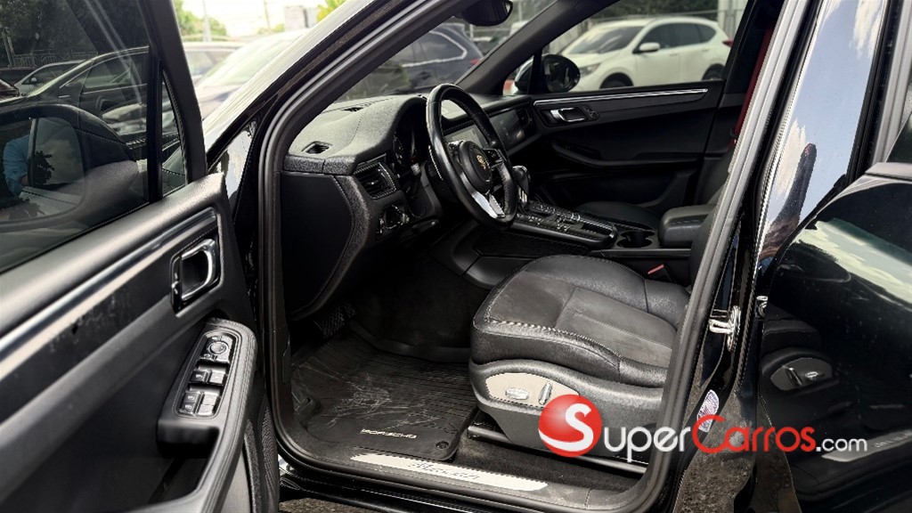 2015 Porsche Macan — foto 4 / 7