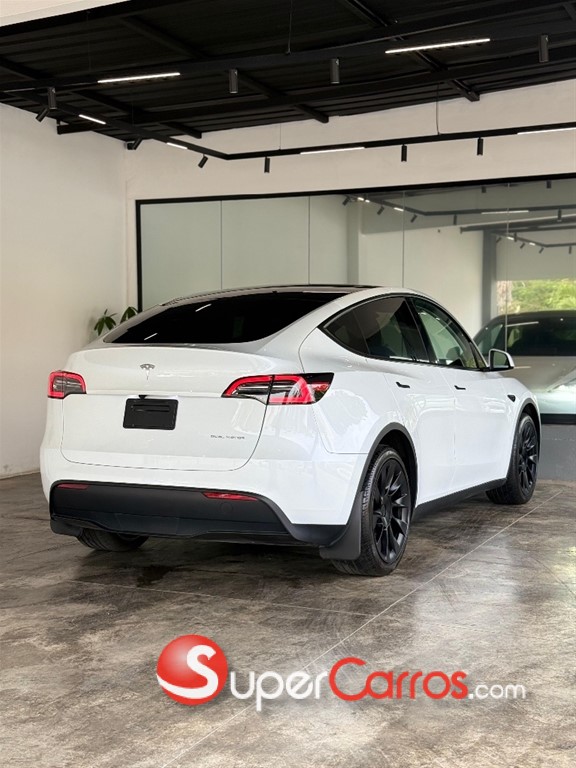 2024 Tesla Model Y Long Range — foto 5 / 11