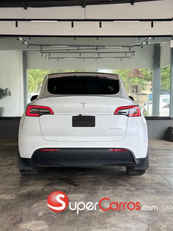 2024 Tesla Model Y Long Range — foto 6 / 11