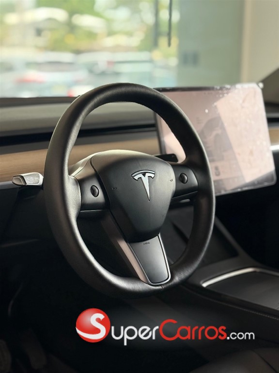 2024 Tesla Model Y Long Range — foto 8 / 11
