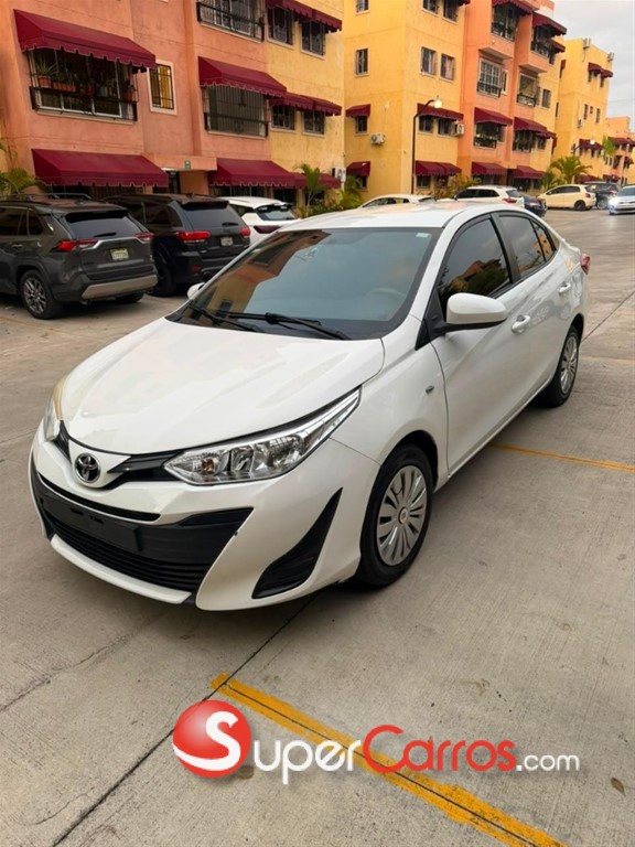 2018 Toyota Yaris — foto 2 / 12