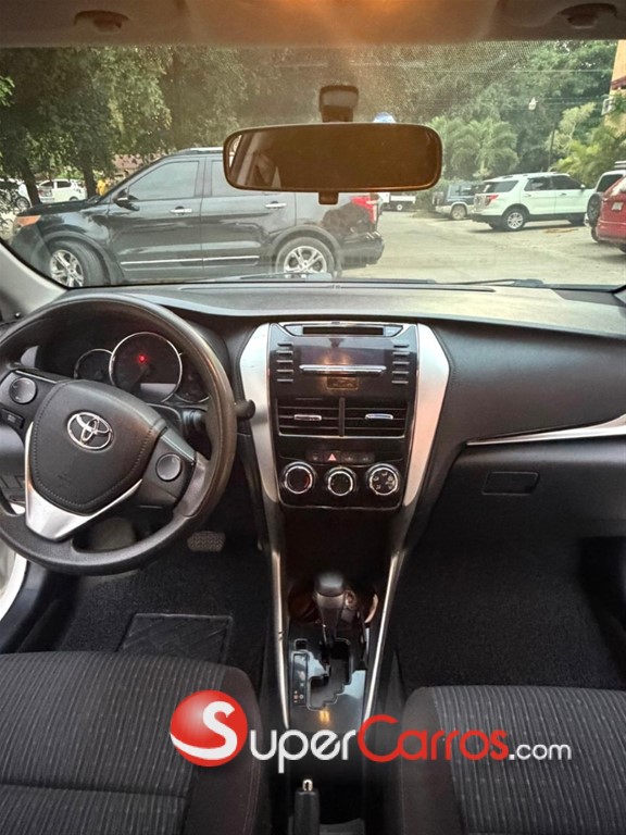 2018 Toyota Yaris — foto 10 / 12