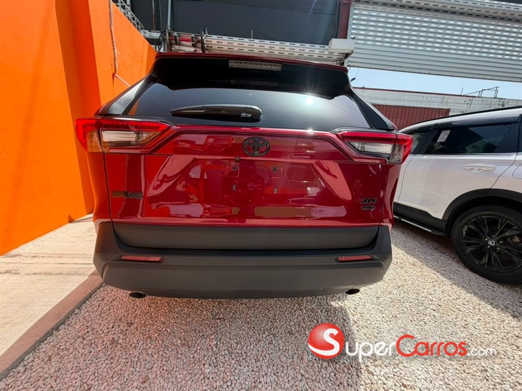 2024 Toyota RAV4 XLE Premium — foto 3 / 8