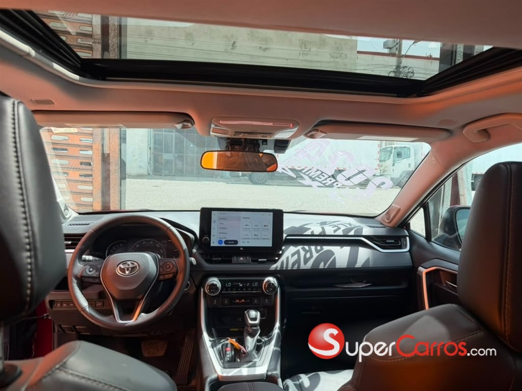 2024 Toyota RAV4 XLE Premium — foto 4 / 8