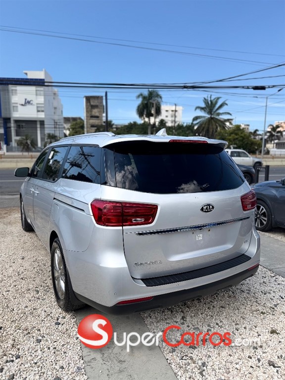 2020 Kia Sedona EX — foto 6 / 11
