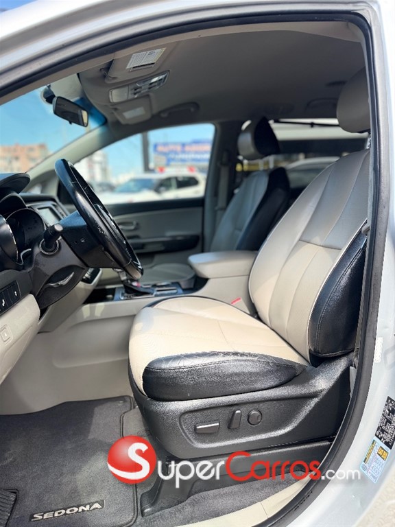 2020 Kia Sedona EX — foto 8 / 11