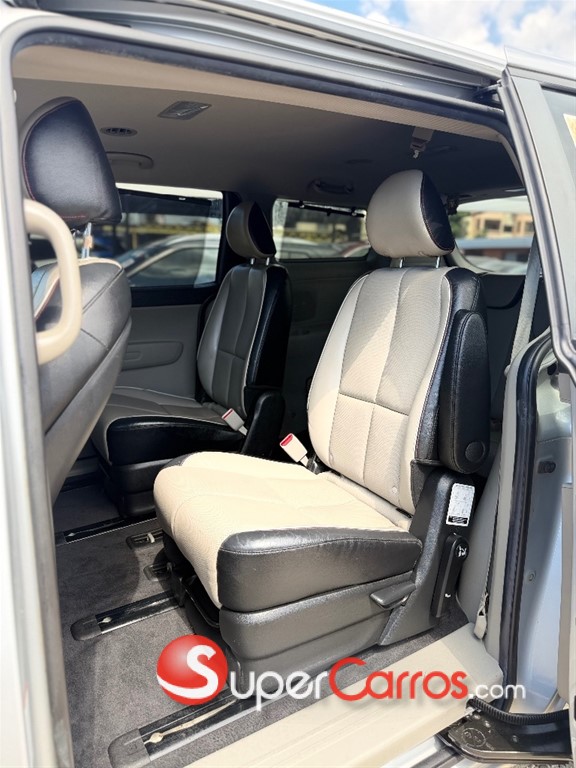 2020 Kia Sedona EX — foto 9 / 11
